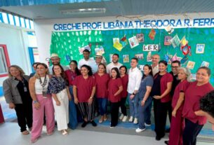 Prefeito de Manaus, David Almeida recebendo delegação internacional