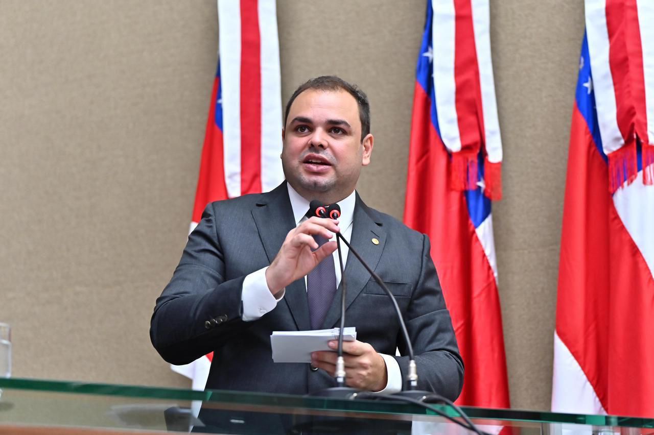 Roberto Cidade na imagem - Lei no Amazonas garante retirada de encomendas em centros de distribuição quando entrega domiciliar falhar.