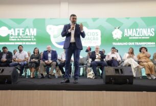 Imagem mostra o Governador Wilson Lima discursando na 2ª Feira de Negócios da Afeam - Wilson Lima abre 2ª Feira de Negócios e Inovação da Afeam em Manaus