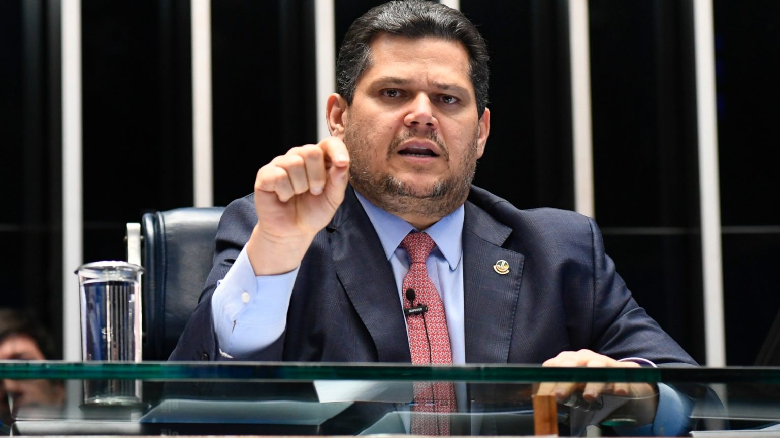 PEC da blindagem enterrada por unanimidade na CCJ do Senado