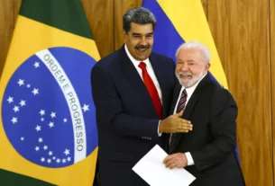 Imagem mostra Presidente Lula ao lado de Maduro - Lula defende Maduro através do PT contra ofensiva militar americana