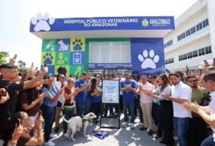 Imagem mostra Governador Wilson Lima inaugurando o Hospital Público Veterinário