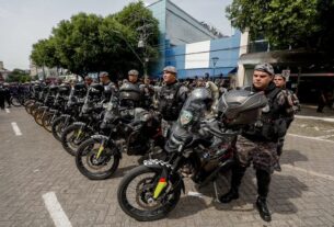 Imagem mostra policiais organizados com suas motos para a Operação Natal Mais Seguro - Operação Natal Mais Seguro 2025 Inicia com 1,6 Mil Policiais em Manaus