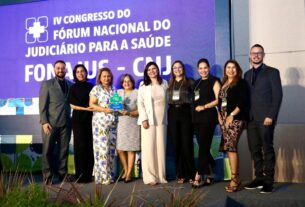 Imagem mostra os membros da Câmara de Mediação da Saúde do Amazonas - Premiação do CNJ: Câmara de Mediação da Saúde do AM Conquista 1º Lugar