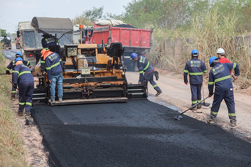 Programa Asfalta Amazonas Leva Obras de Pavimentação a Urucurituba e Barreirinha