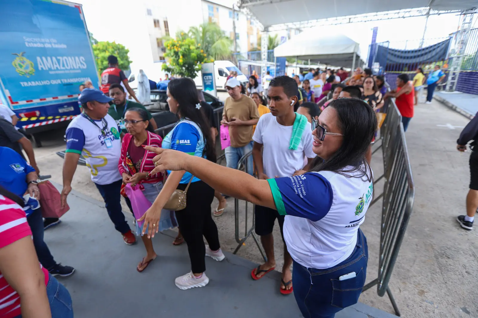 Governo Presente Realiza 7,8 Mil Atendimentos no Lago Azul