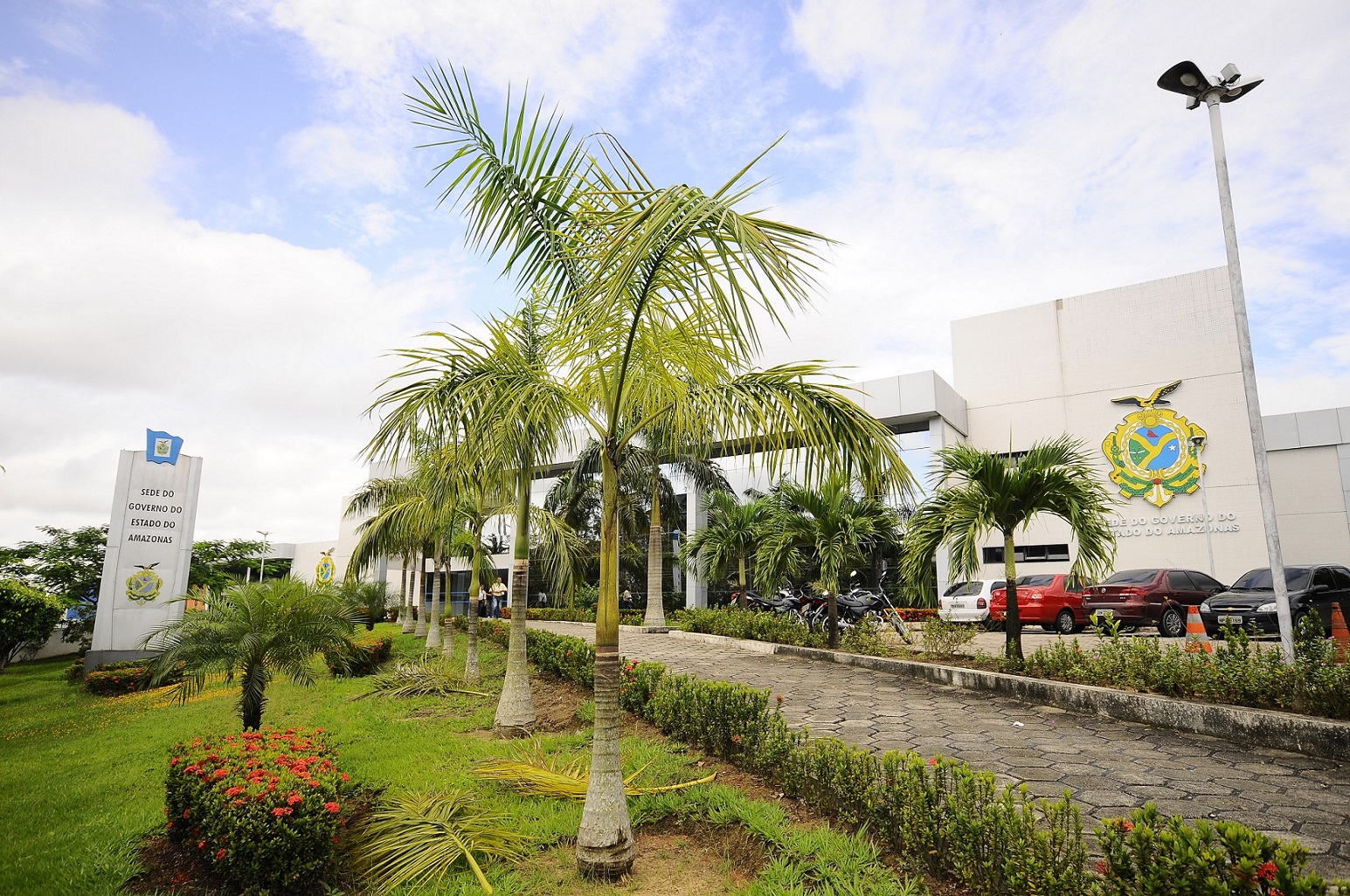Imagem mostra sede do Governo do Amazonas - Eleições para o Governo em 2026: Amazonas Terá Disputa Entre Omar, Tadeu ou David e Maria do Carmo